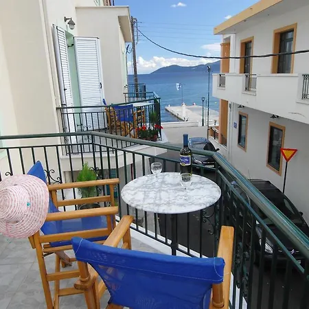 Alexis Studios And Apartment *