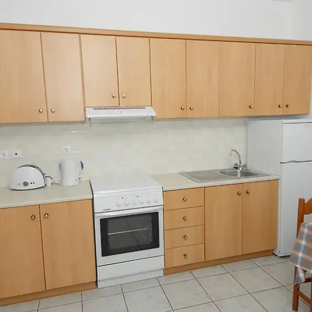 Alexis Studios And Apartment